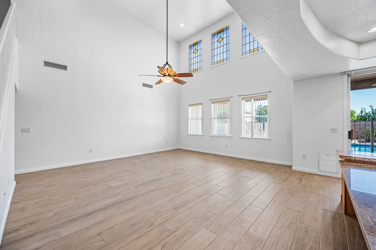 10463 East Olla Avenue - Photo 4 of 31