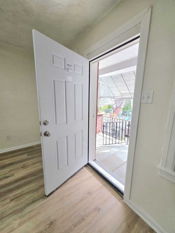 Saber St - Photo 3 of 12