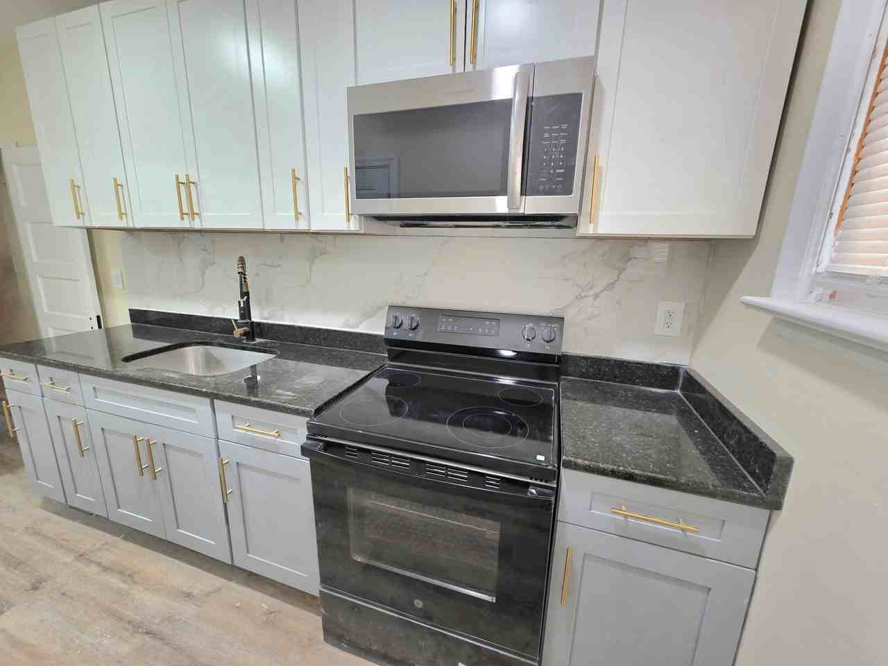 Saber St - Photo 6 of 12