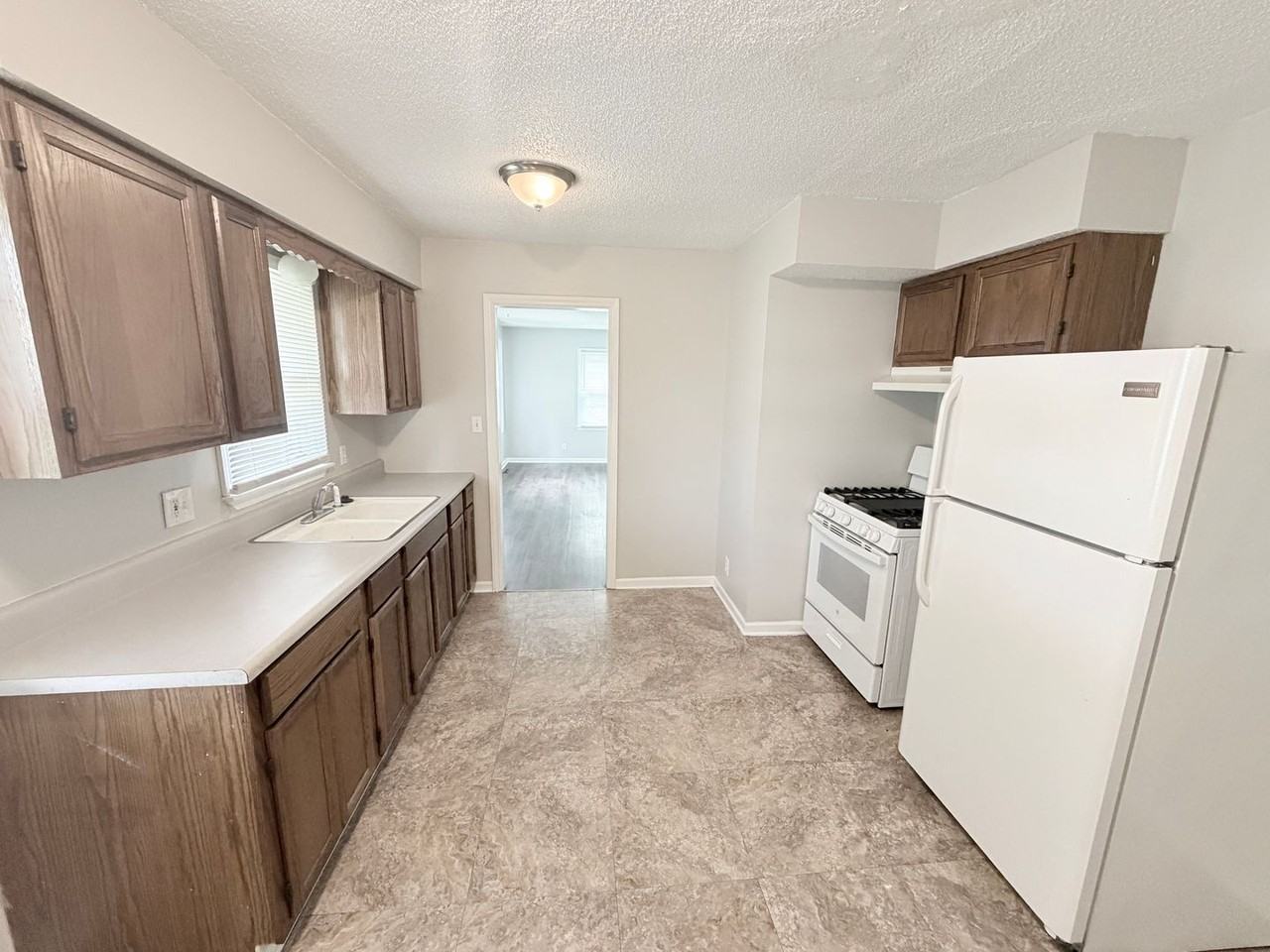 1714 N Pearl St - Photo 3 of 11