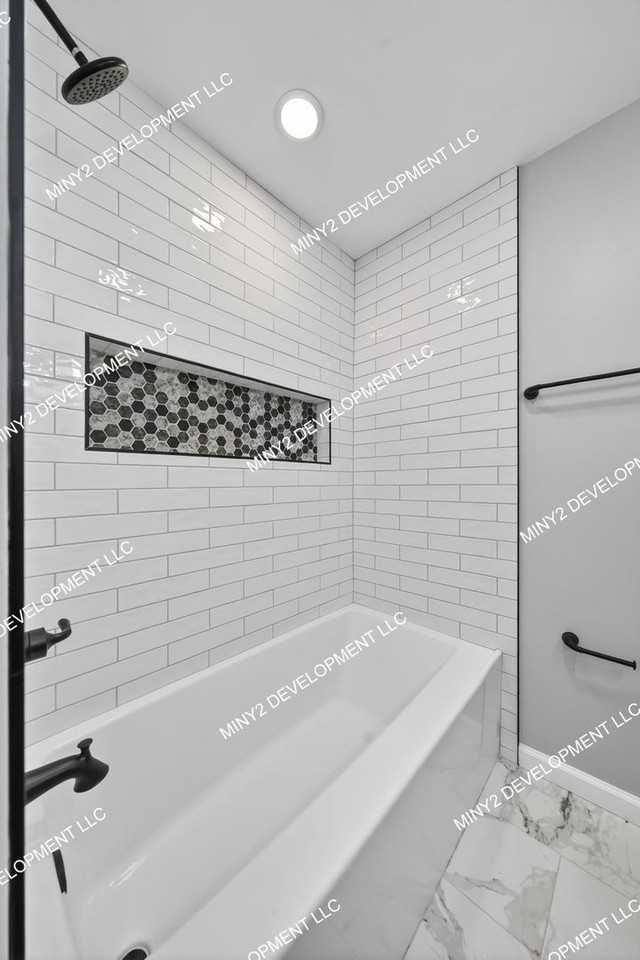 21422 Pembroke Ave - Photo 5 of 27