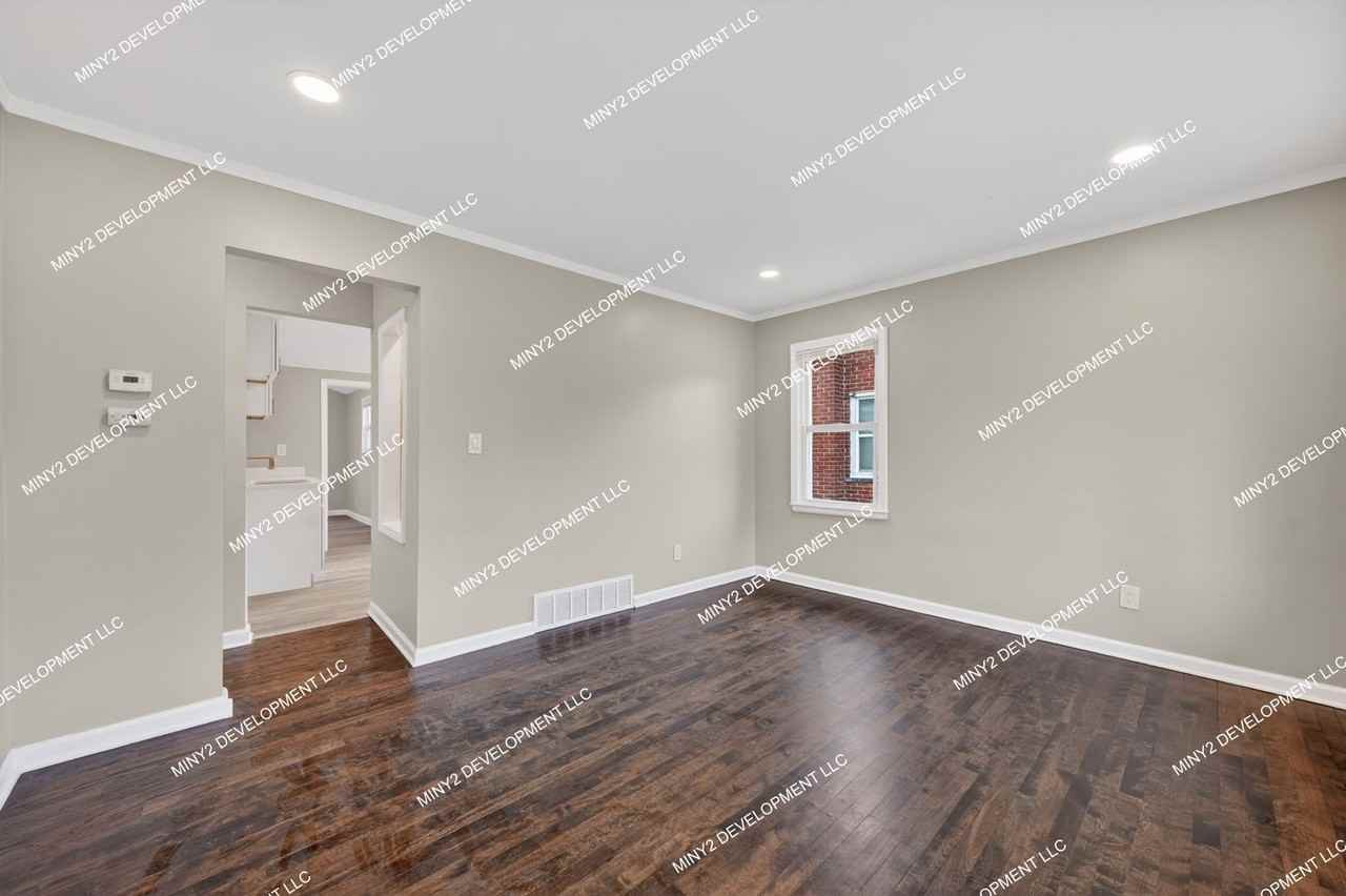 21422 Pembroke Ave - Photo 6 of 27