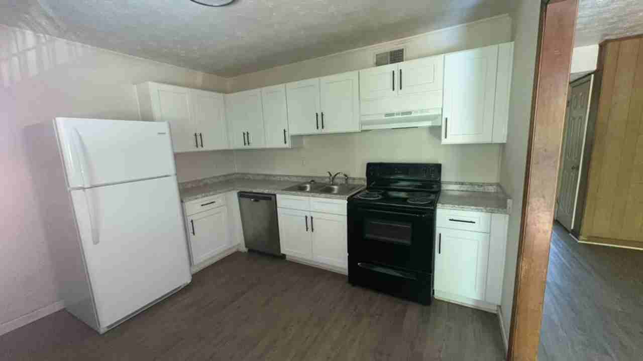 Dallas Gardens Apartments - Photo 4 of 5