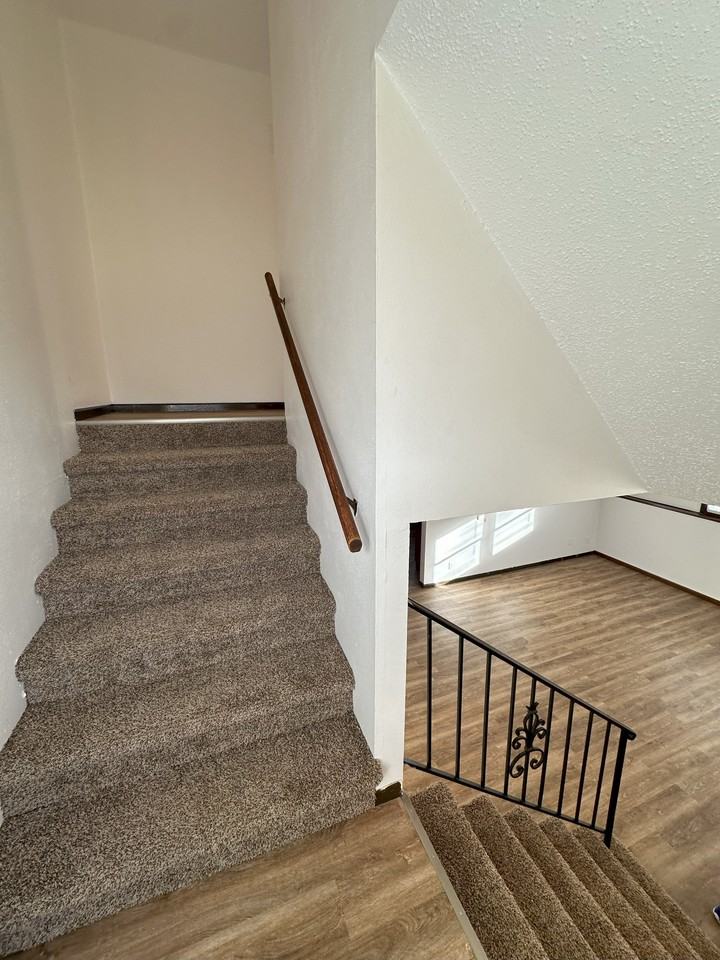 2519 W 4th St #2519 - Photo 6 of 13