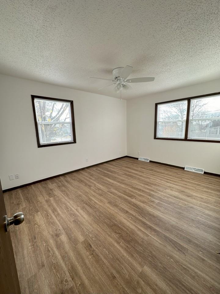 2519 W 4th St #2519 - Photo 7 of 13