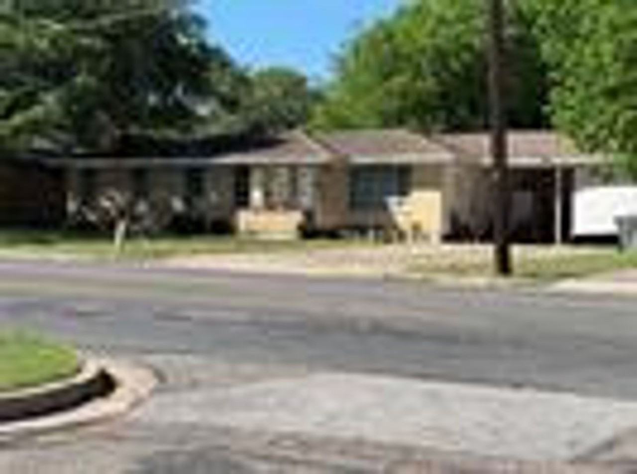 2408 Lake Air Dr - Photo 3 of 20