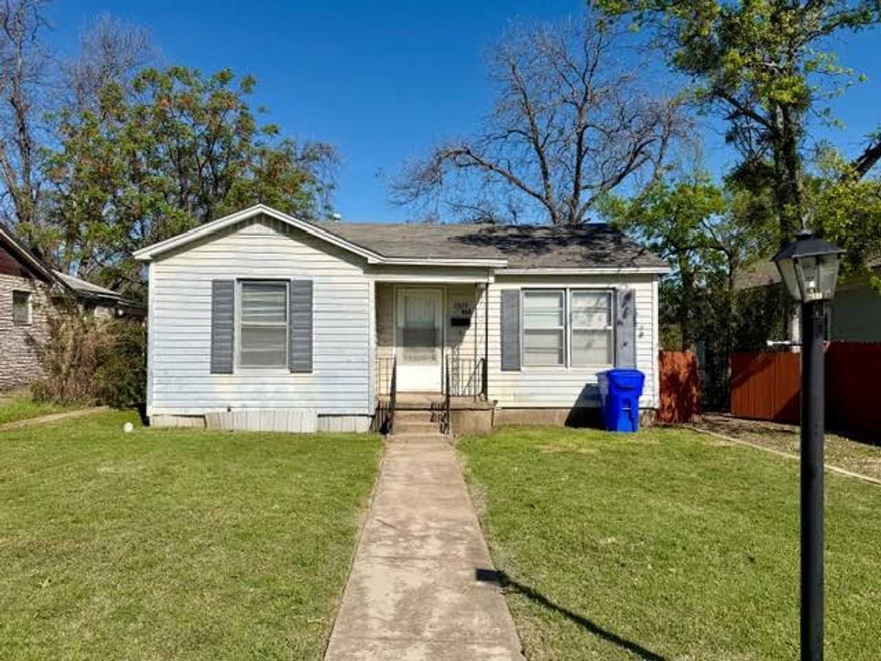 3809 Homan Ave - Photo 2 of 13