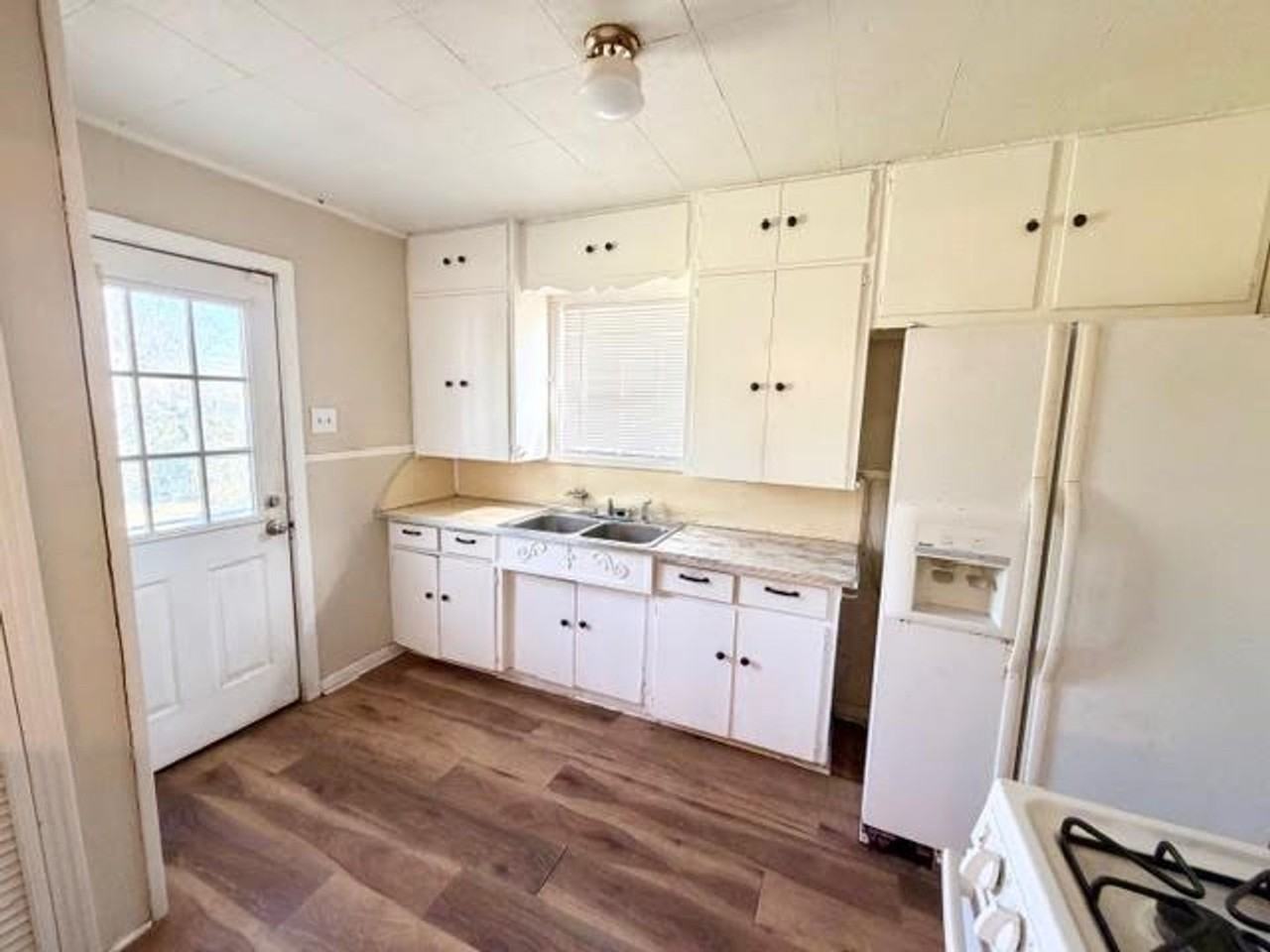 3809 Homan Ave - Photo 5 of 13