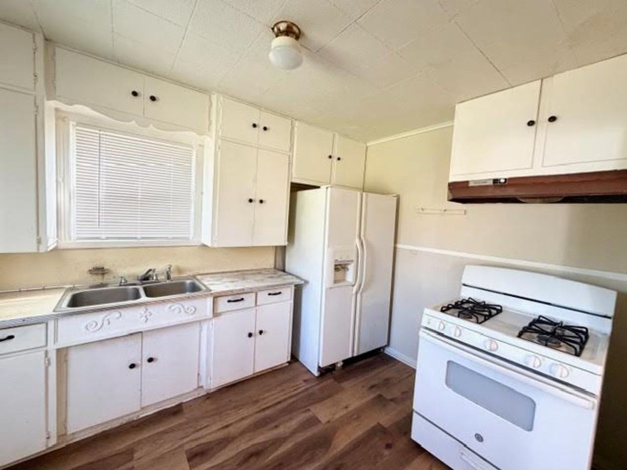 3809 Homan Ave - Photo 6 of 13