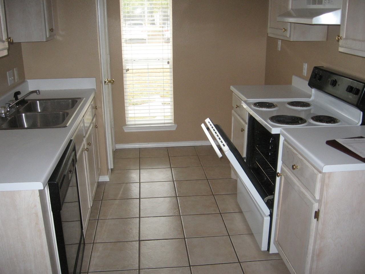 544 Kirkland Ln - Photo 3 of 22