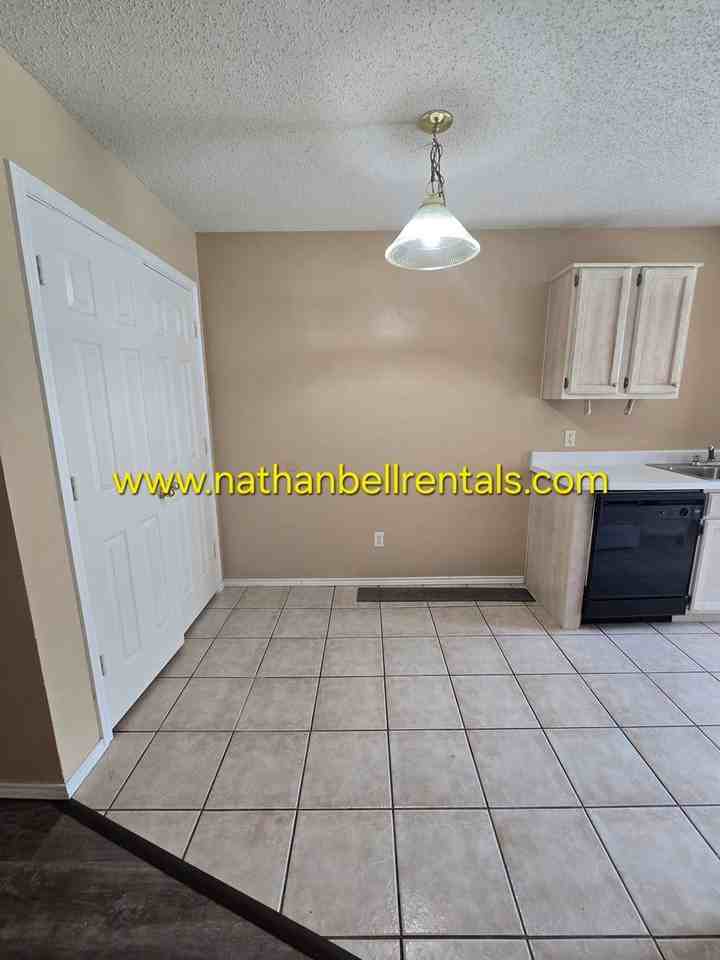 544 Kirkland Ln - Photo 3 of 13