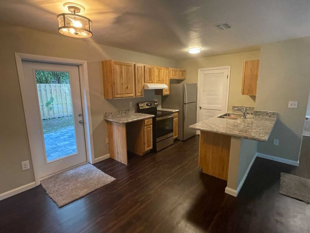 14504 Nw 142nd Ter - Photo 6 of 10