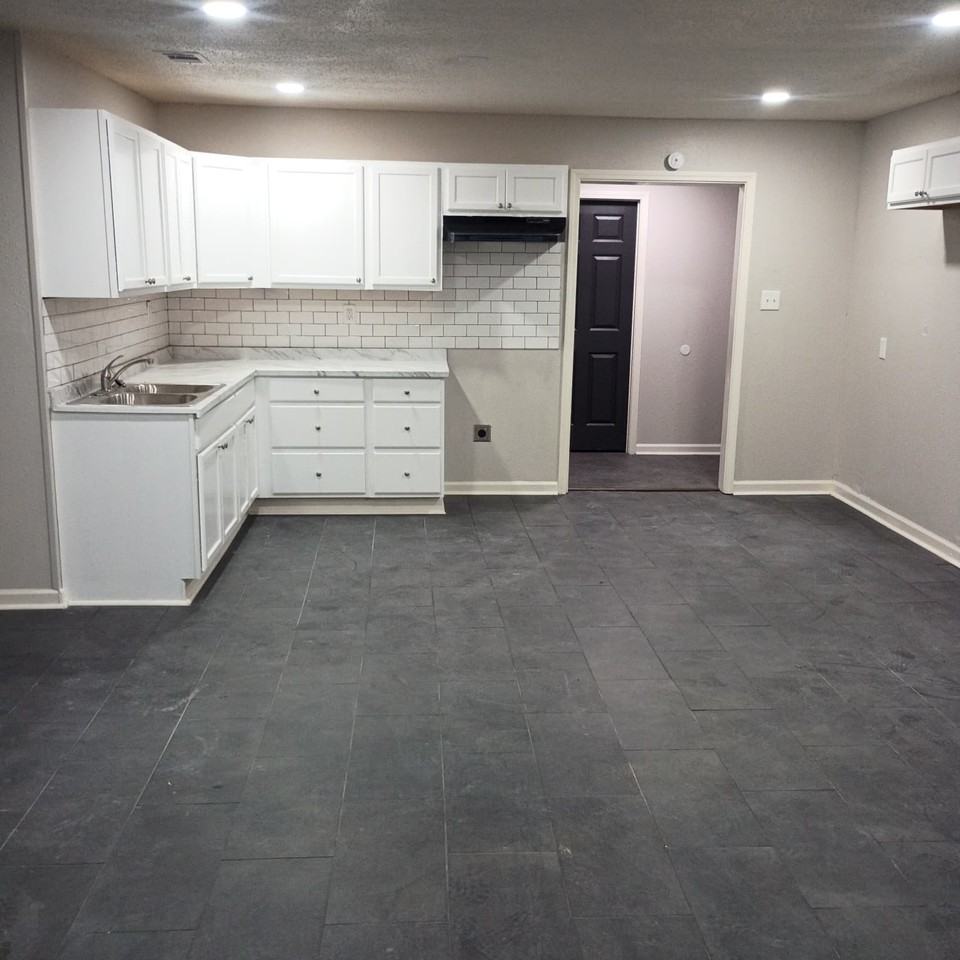 2900 Flora Ave #1 - Photo 2 of 7