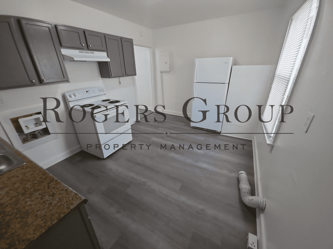 904 Burr St - Photo 3 of 15