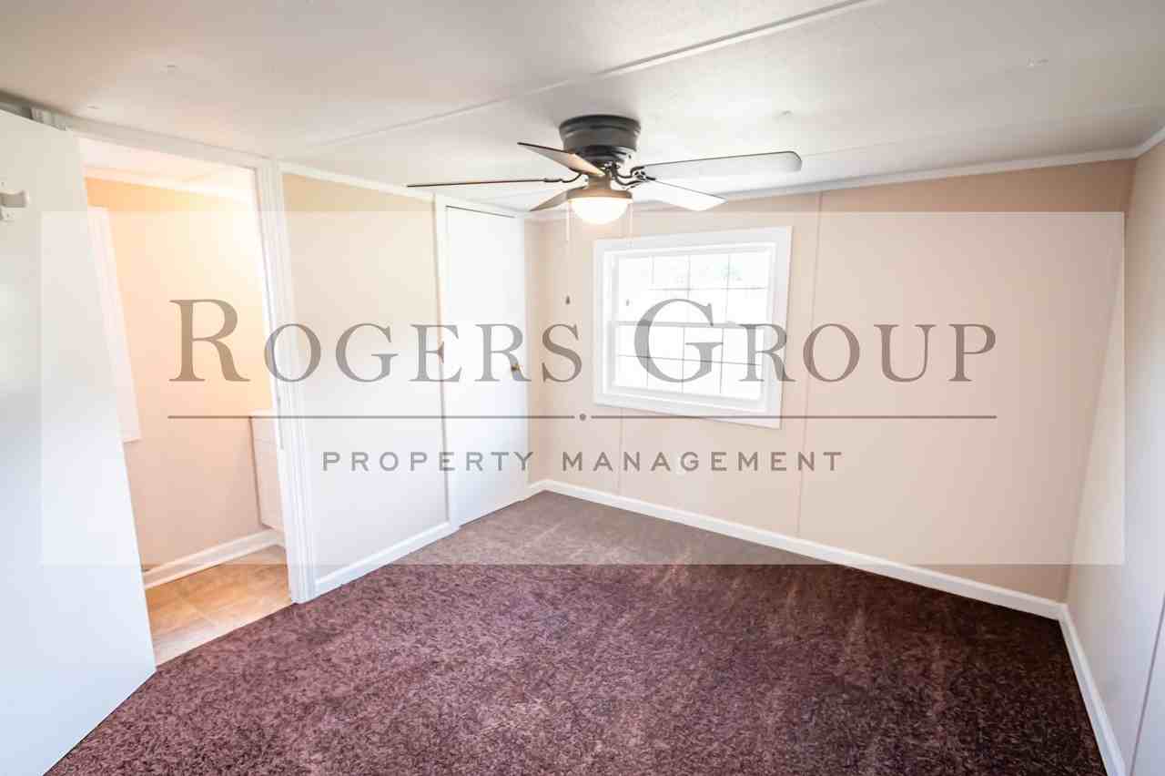 22 Country Ln - Photo 3 of 8