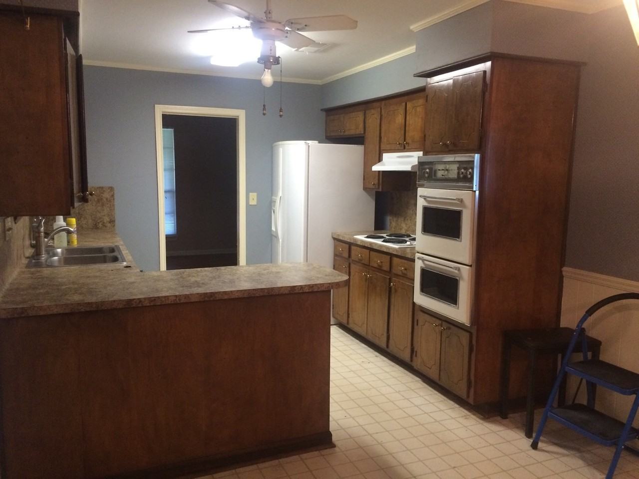 5148 Floynell Dr - Photo 3 of 15