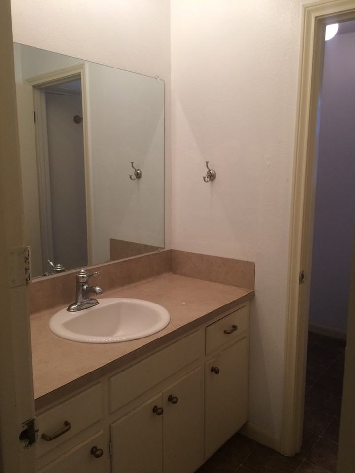 5148 Floynell Dr - Photo 4 of 15