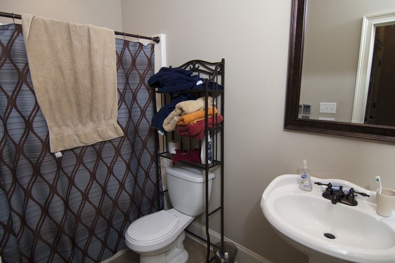 159 Falls Grove Dr - Photo 7 of 8