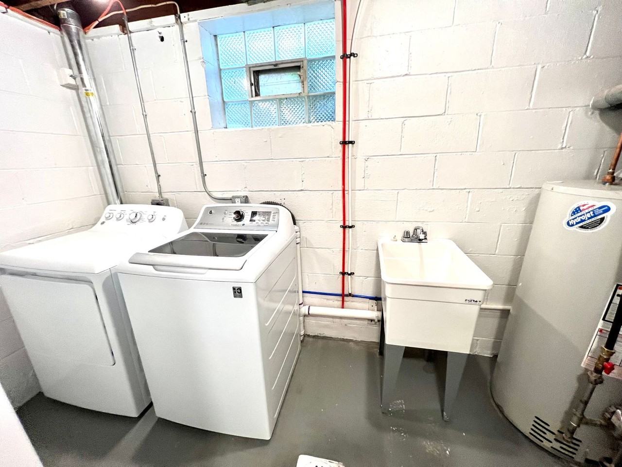 1235 Illinois Ave - Photo 4 of 31