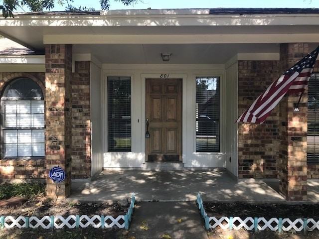 801 Bass Dr - Photo 2 of 15