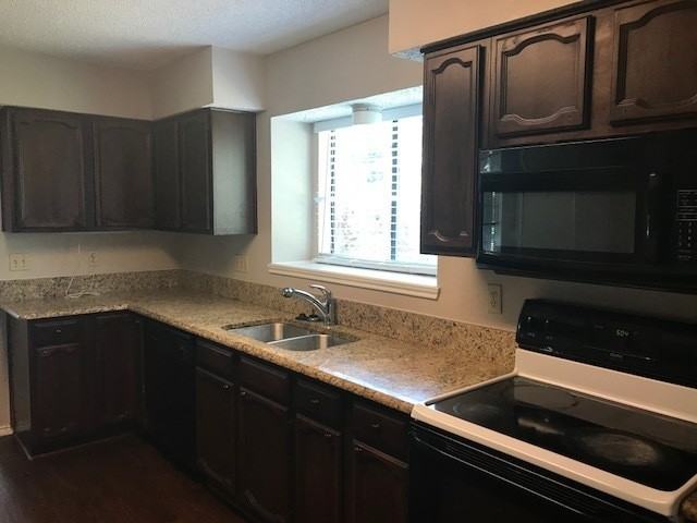 801 Bass Dr - Photo 5 of 15
