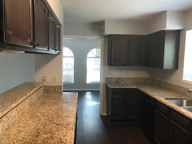 801 Bass Dr - Photo 6 of 15