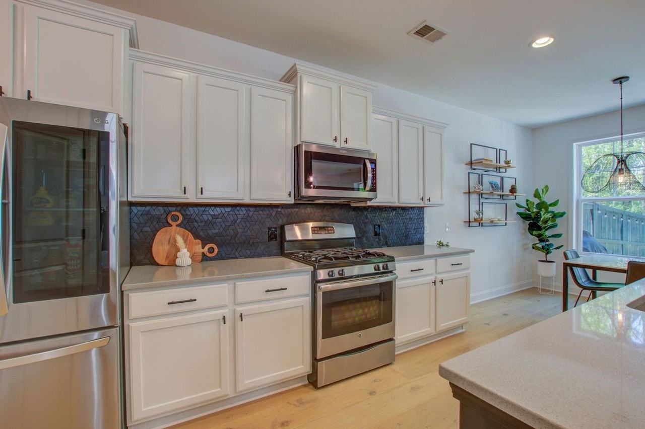2137 Oyster Reef Ln - Photo 6 of 24