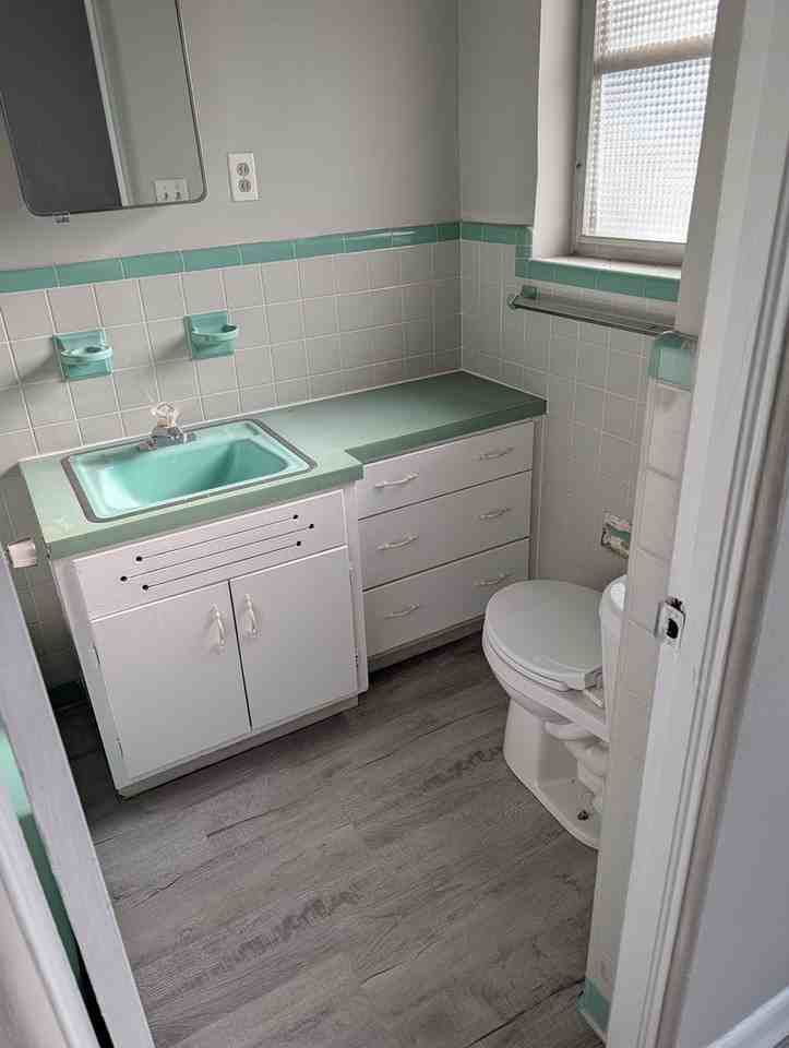 608 N Baker St - Photo 5 of 5