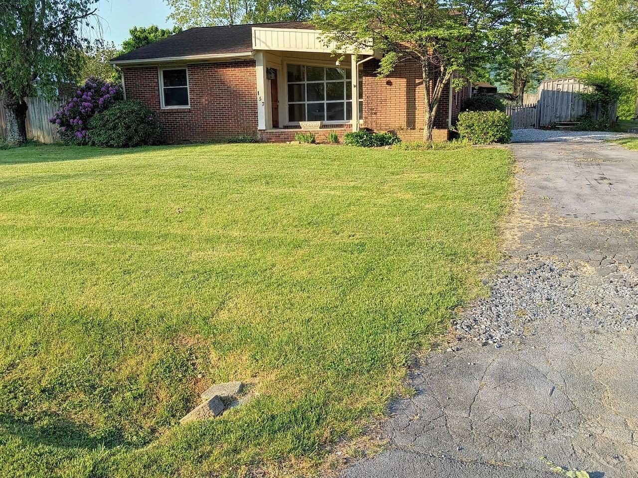 157 Arlington Dr - Photo 2 of 17