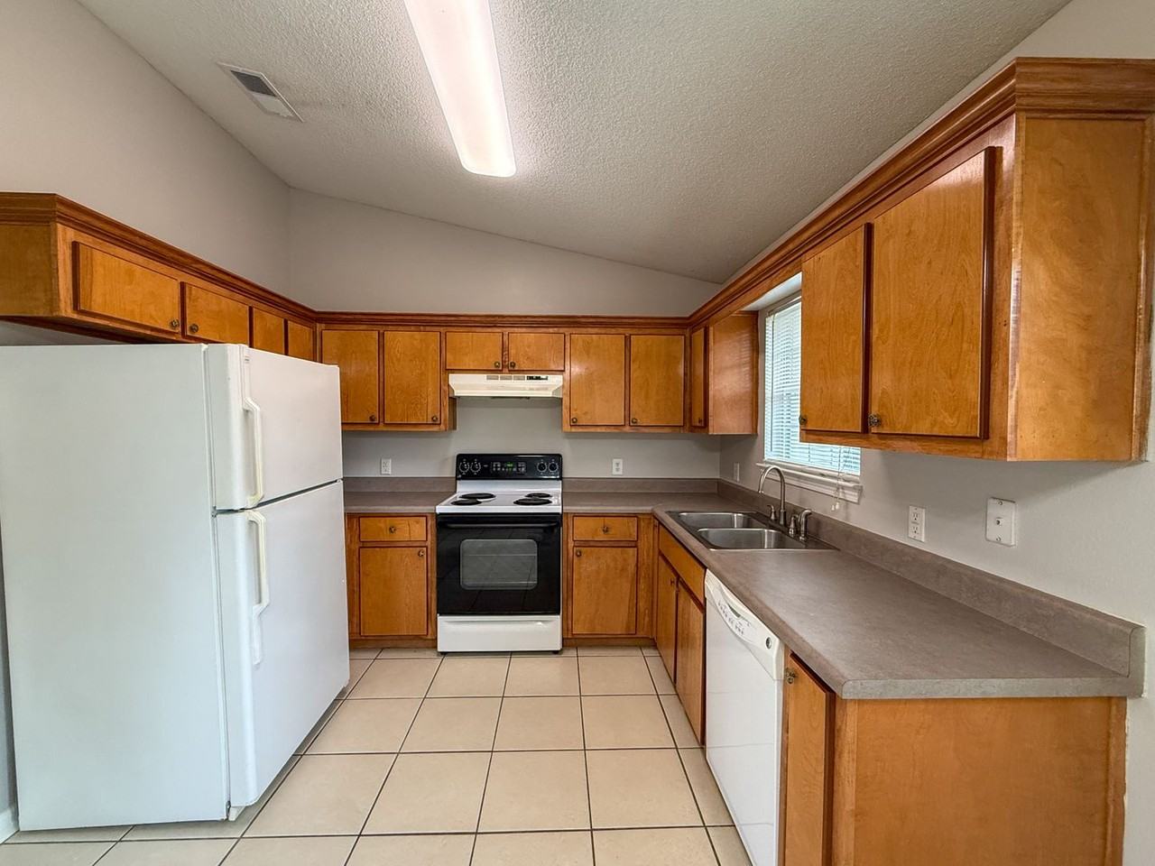 4167 Bell Ln - Photo 4 of 19