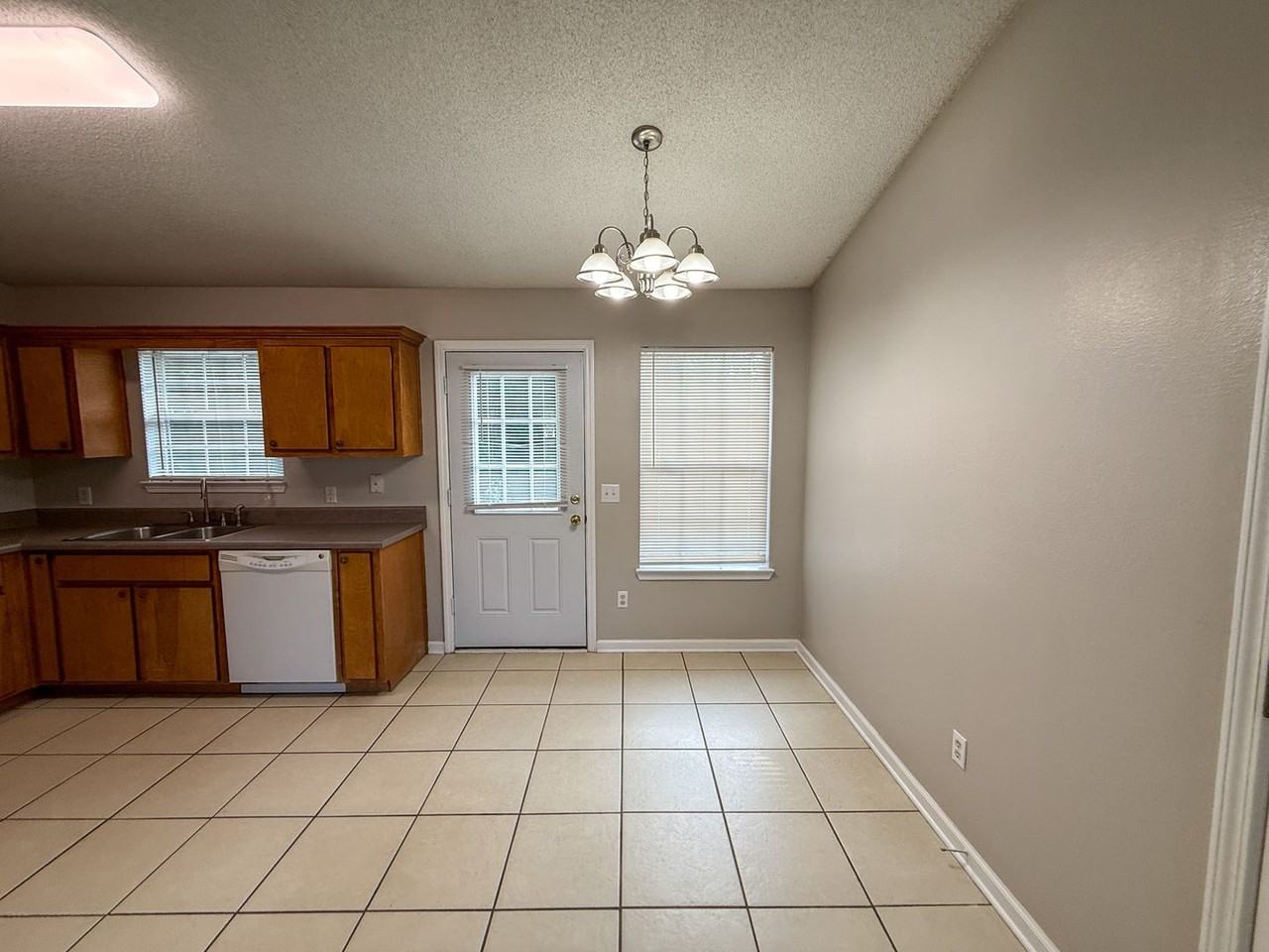 4167 Bell Ln - Photo 5 of 19