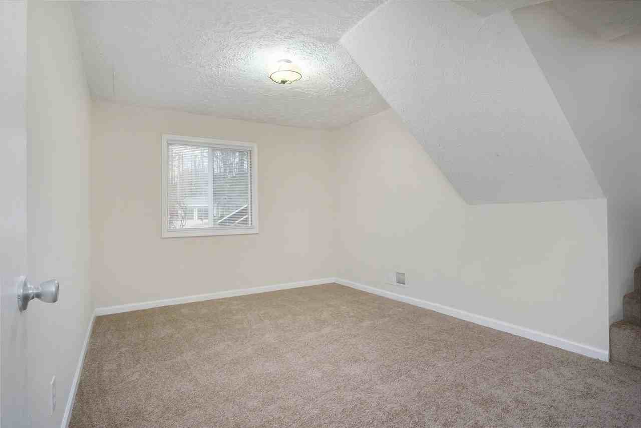1874 Vauxhall Dr - Photo 6 of 17