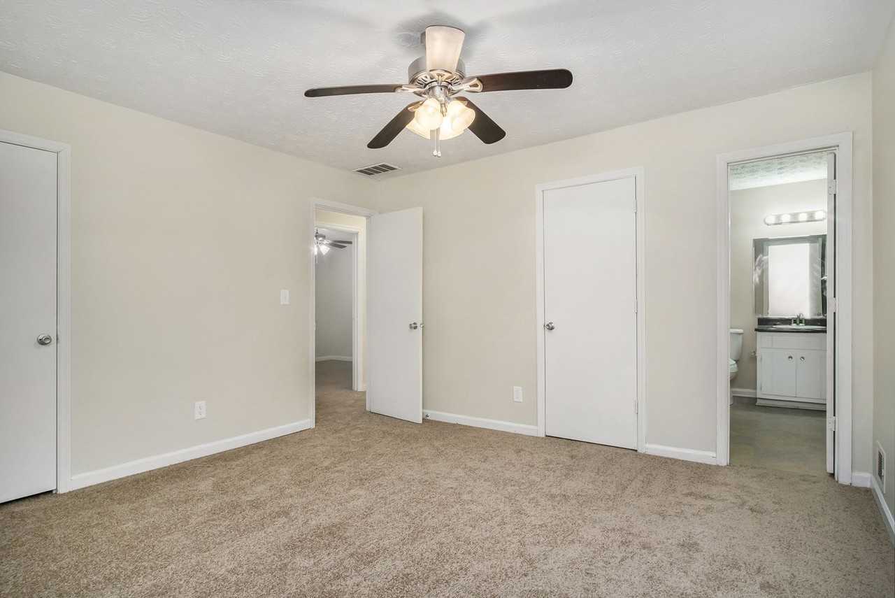 1874 Vauxhall Dr - Photo 7 of 17