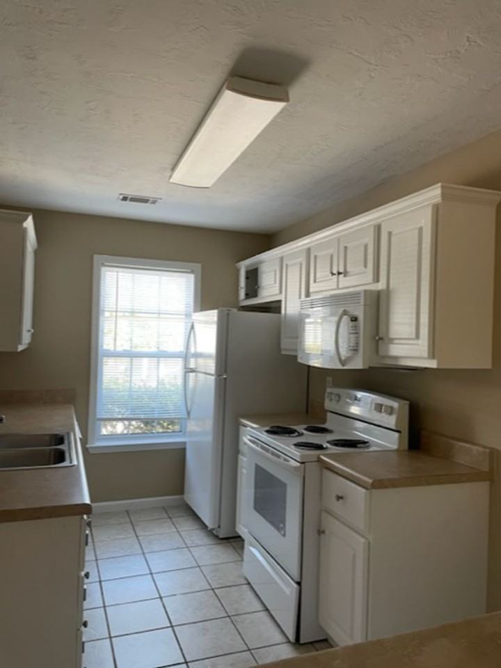 403 Long Needle Cir - Photo 5 of 9