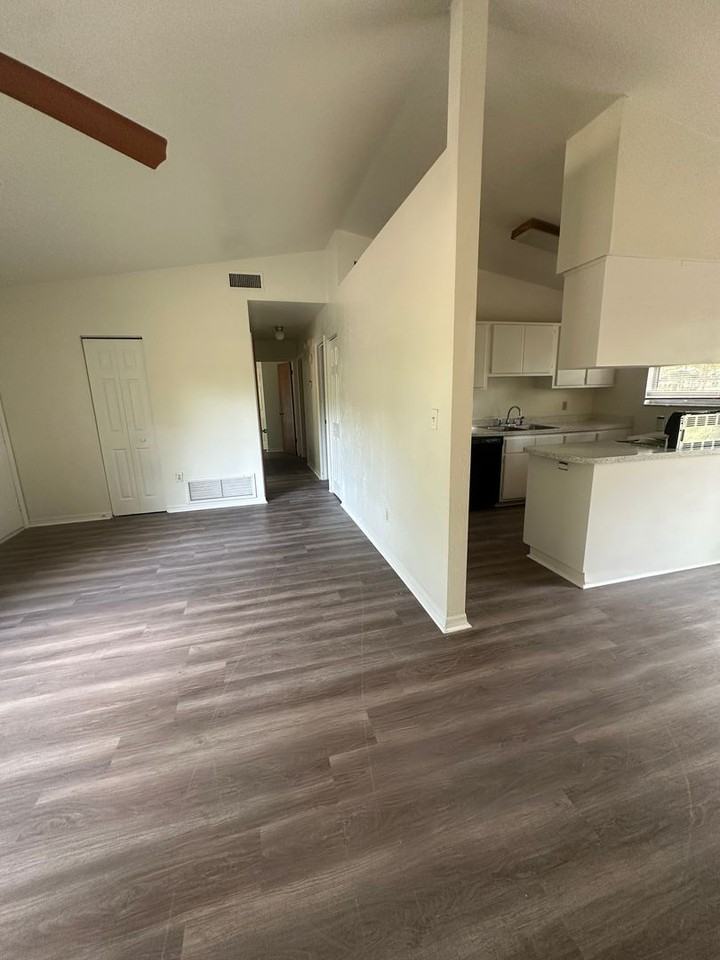 2921 Nw 63rd Pl - Photo 4 of 9