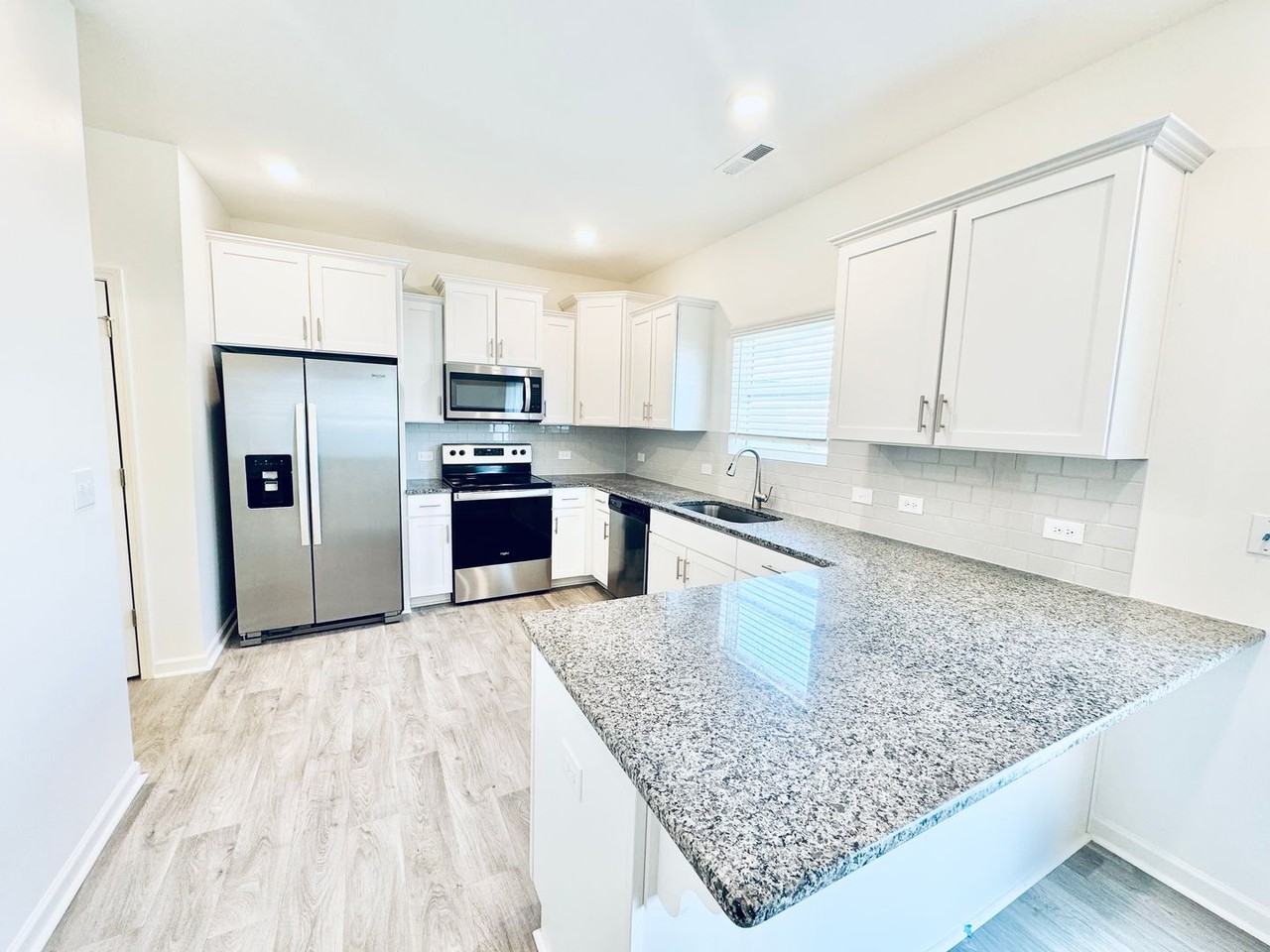 7048 Duncan Acres Dr - Photo 5 of 25