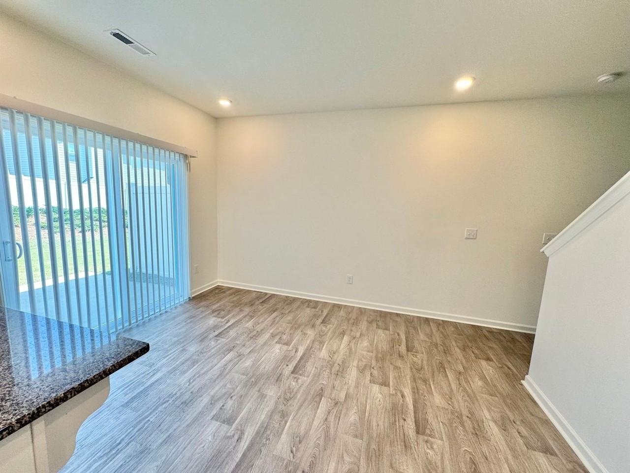 7048 Duncan Acres Dr - Photo 6 of 25