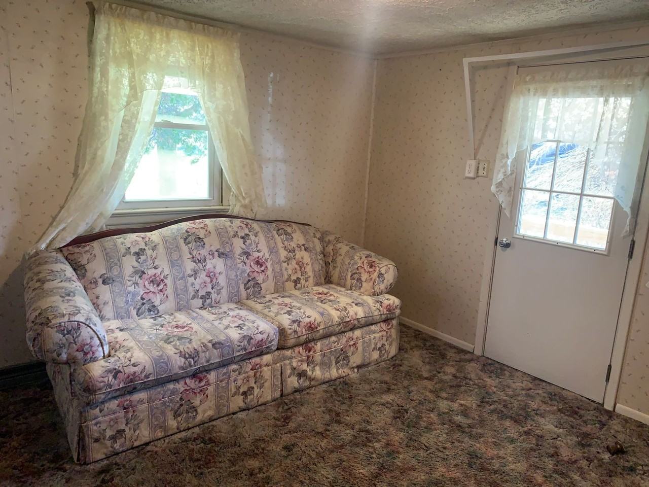 108 Beamer Ln - Photo 2 of 4
