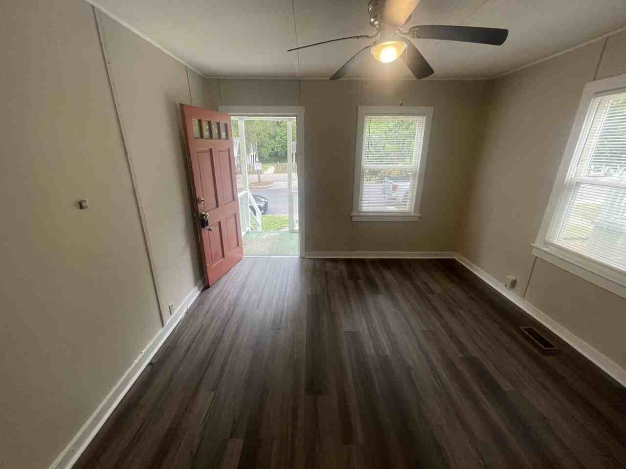 657 Coleman St - Photo 2 of 12