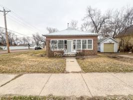 featured image of 623 E Hanson Ave