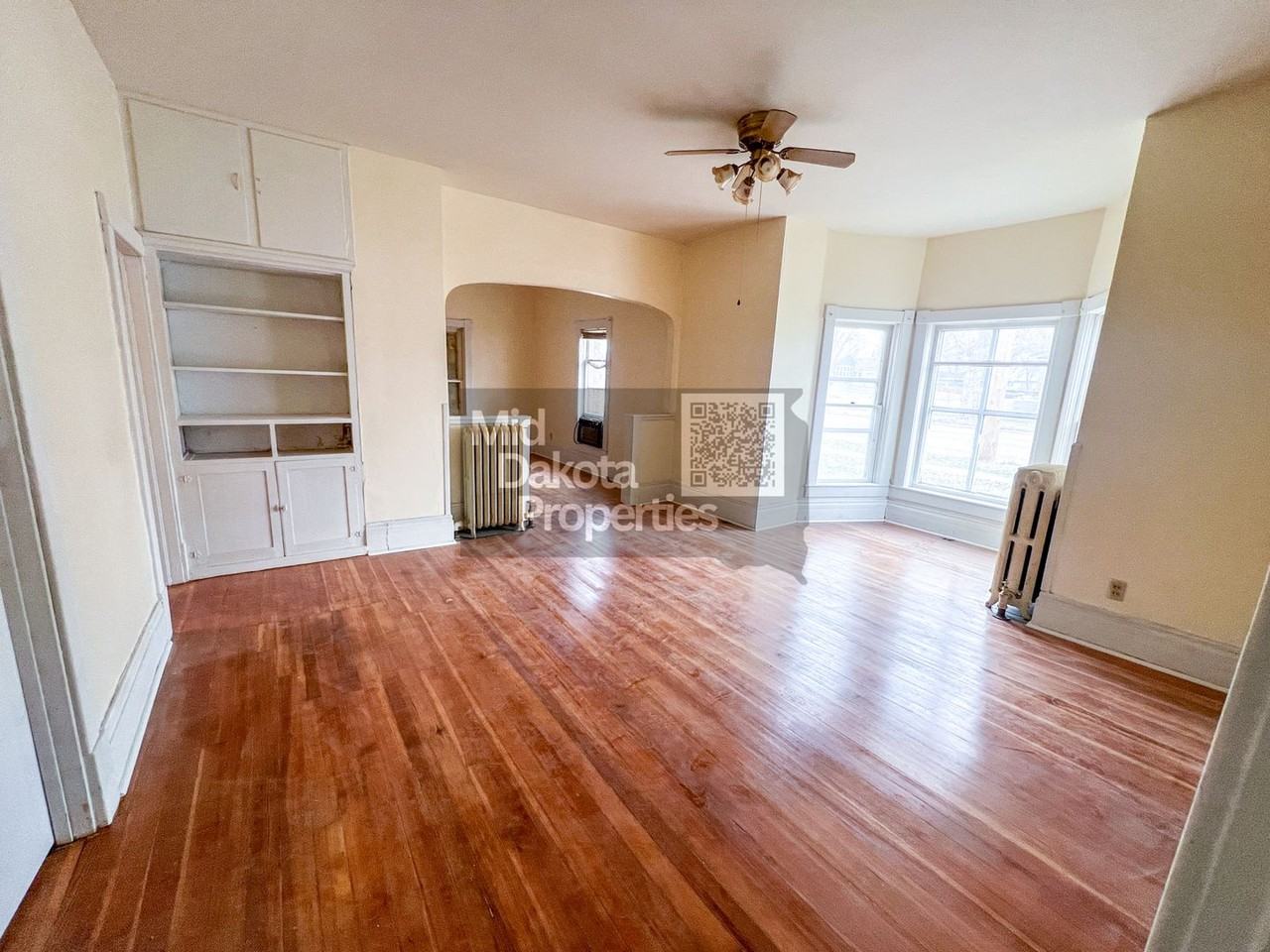 623 E Hanson Ave - Photo 3 of 9
