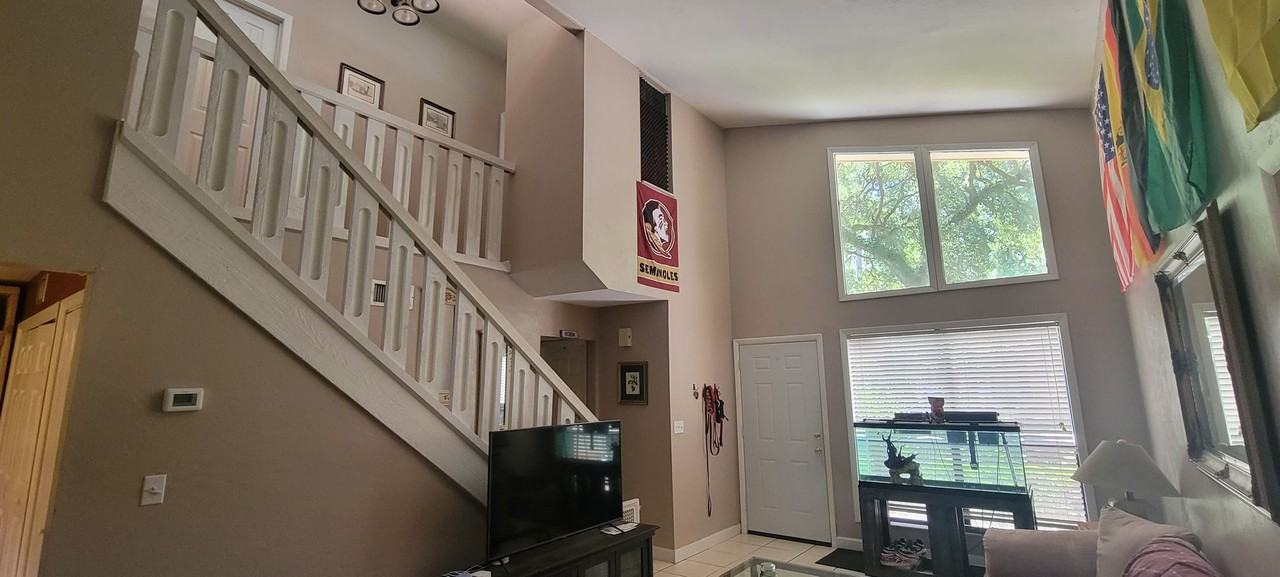 1120 Sw 19th Pl - Photo 6 of 30