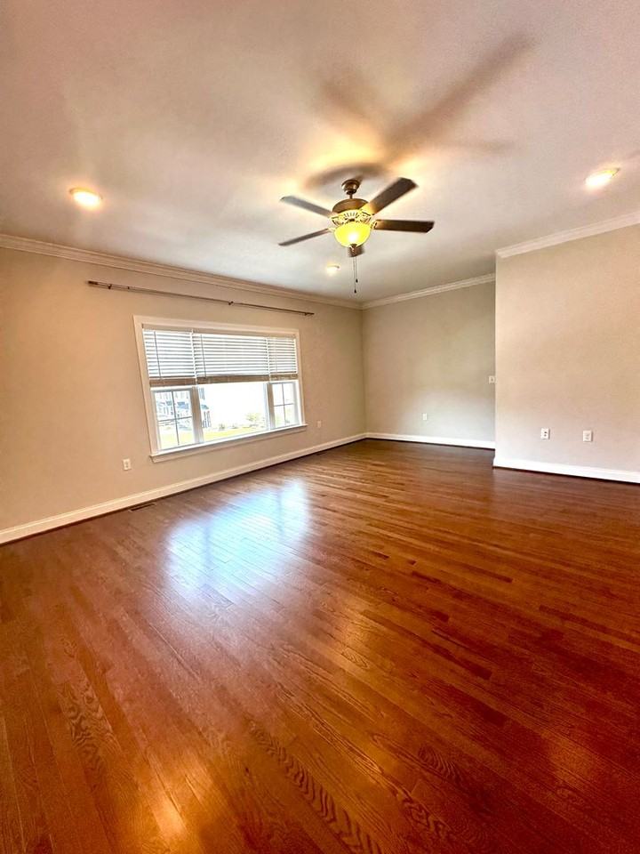 1224 Bluemoon Dr - Photo 7 of 15