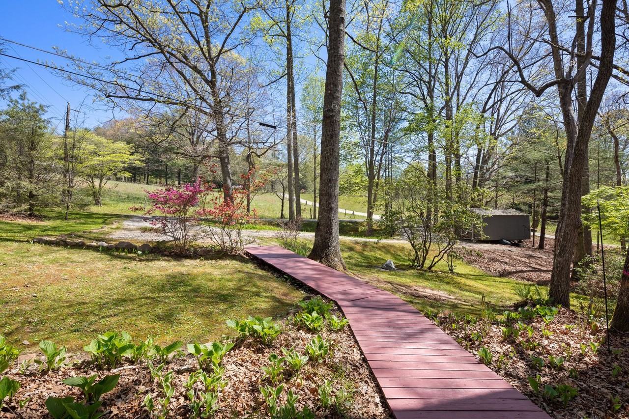 110 Sleepy Gap Rd - Photo 2 of 34
