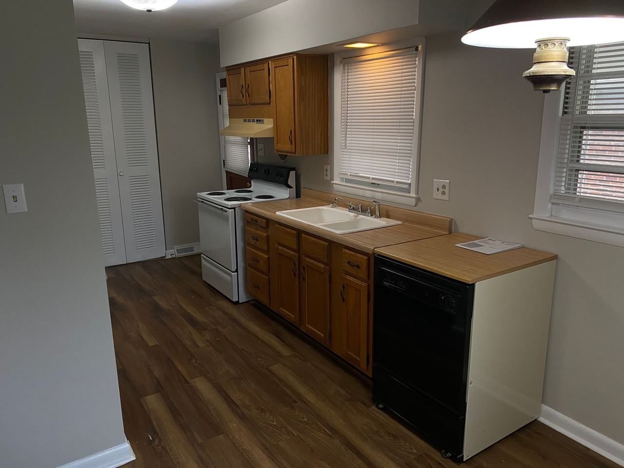 1637 Brittany Ln - Photo 6 of 27