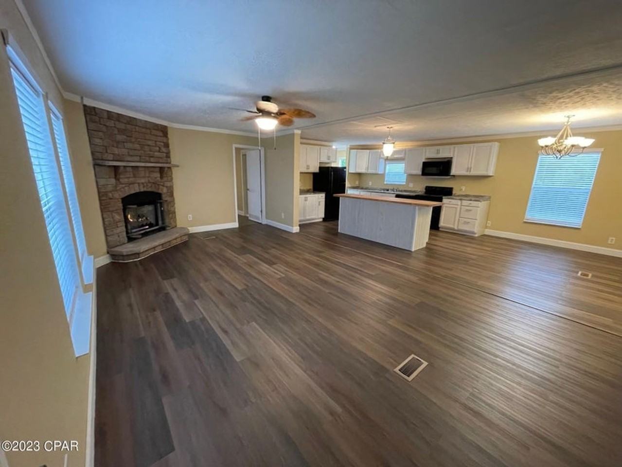 2306 Rachesky Ave - Photo 2 of 17