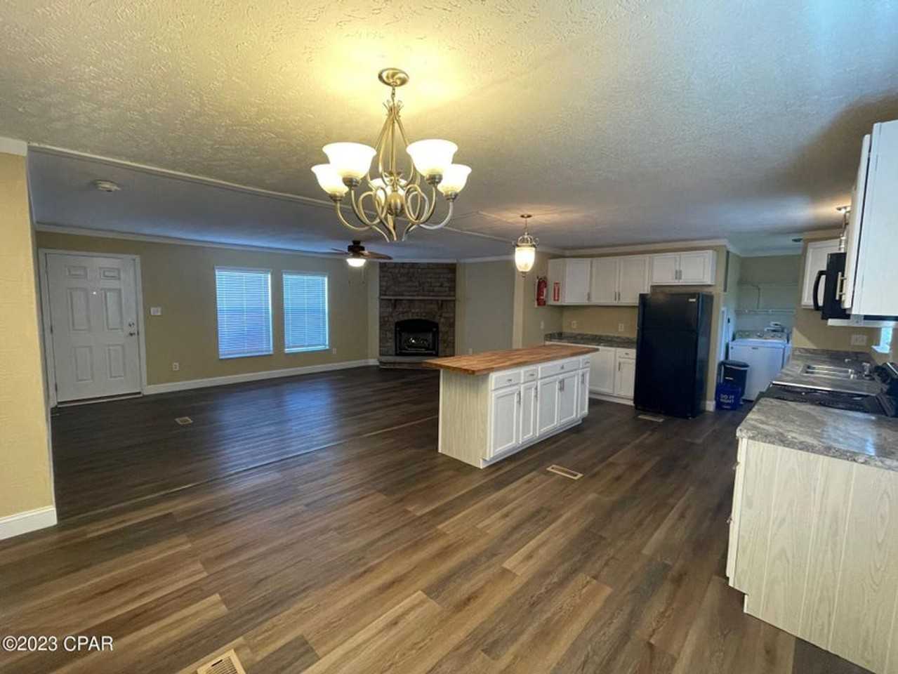 2306 Rachesky Ave - Photo 3 of 17