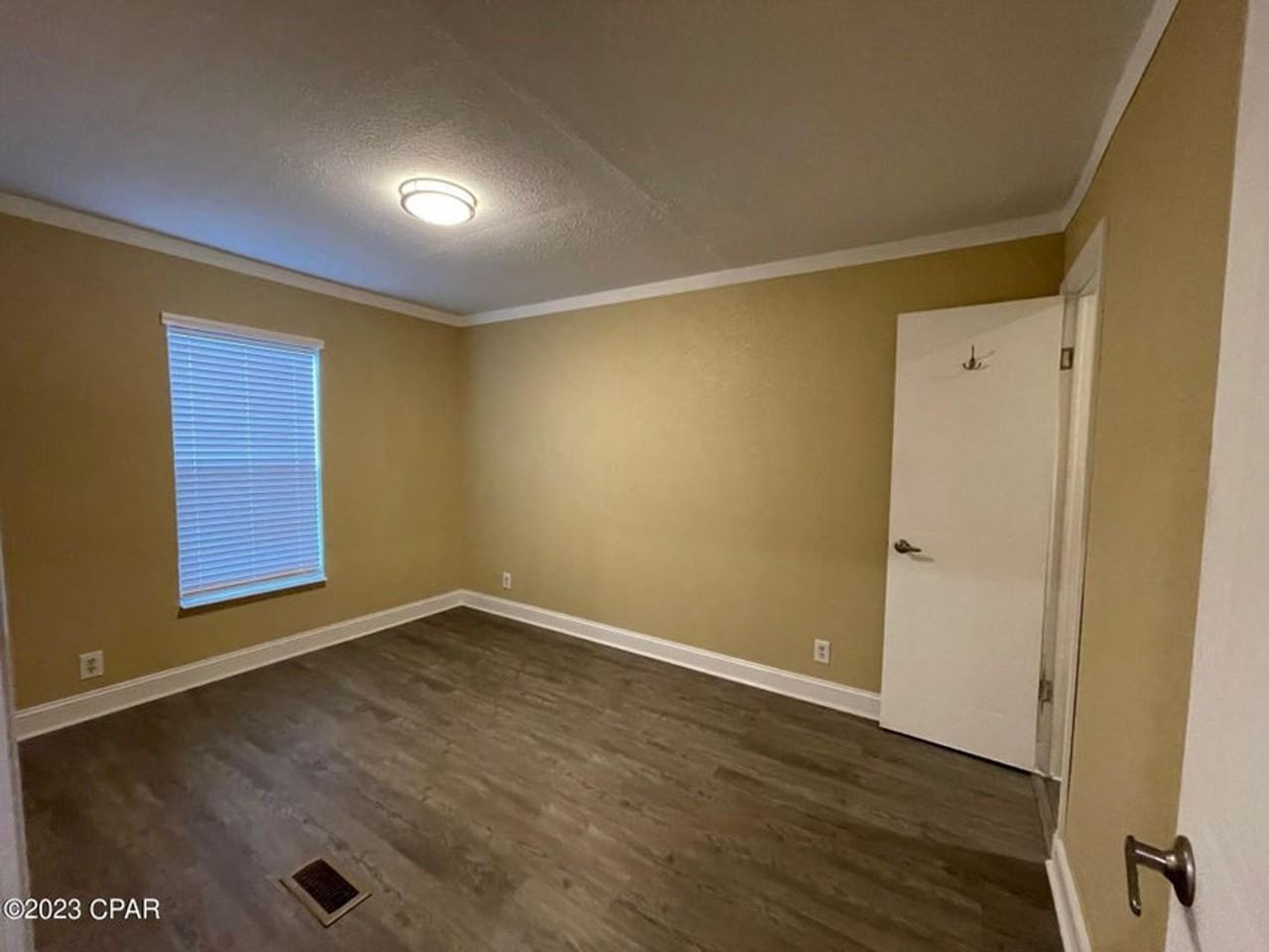 2306 Rachesky Ave - Photo 6 of 17