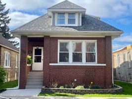 featured image of 5439 W Dakin St