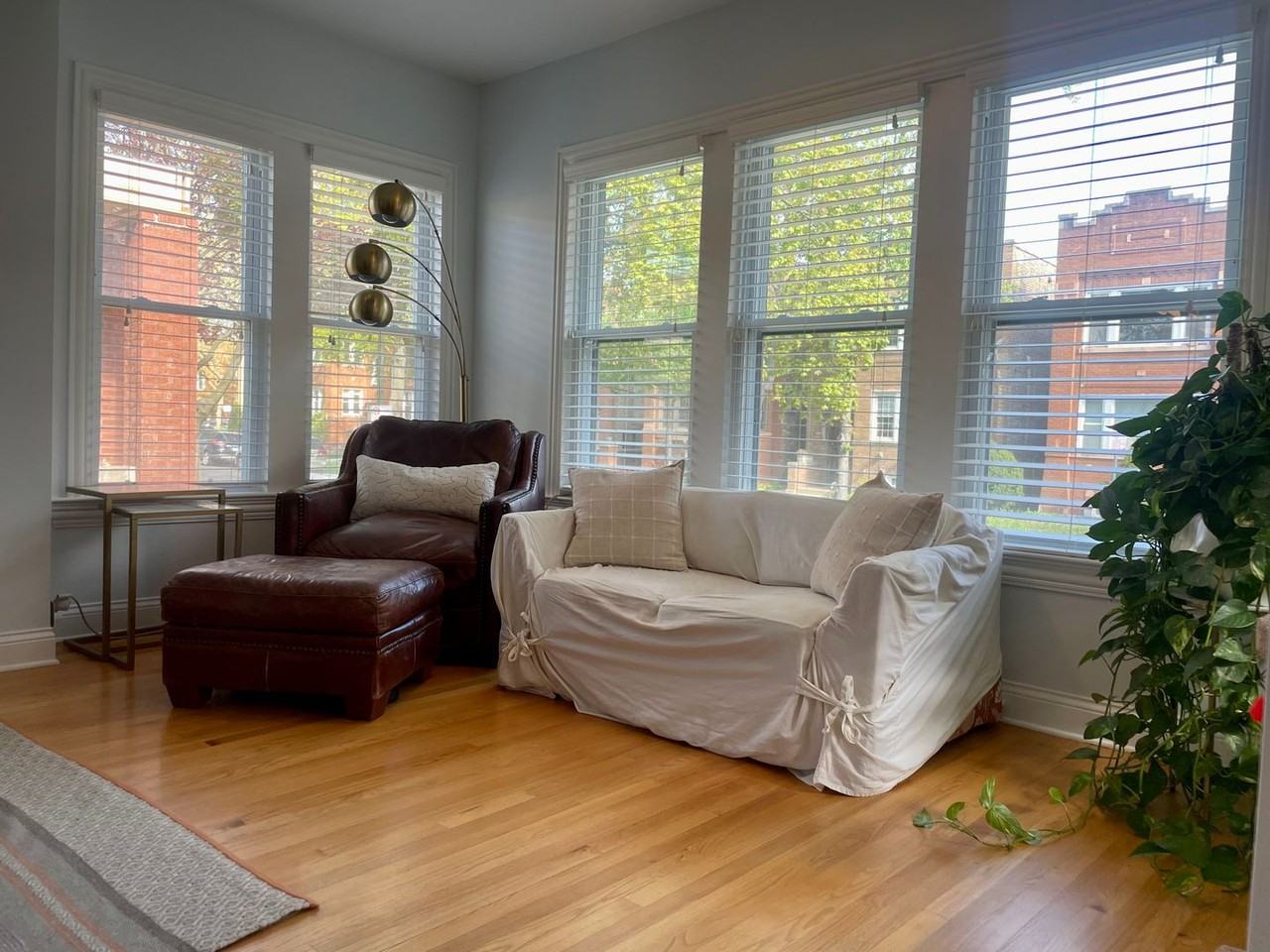 5439 W Dakin St - Photo 5 of 31